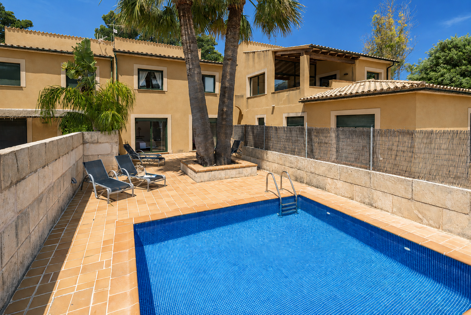 Maison avec jardin et piscine à seulement 5 minutes à pied de Cala Molins
