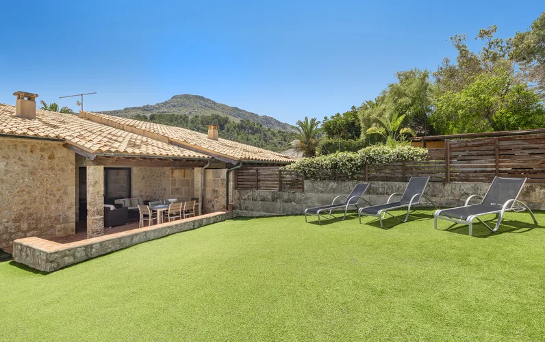 Fabelagtigt hus med have og pool kun 5 minutters gang fra Cala Molins