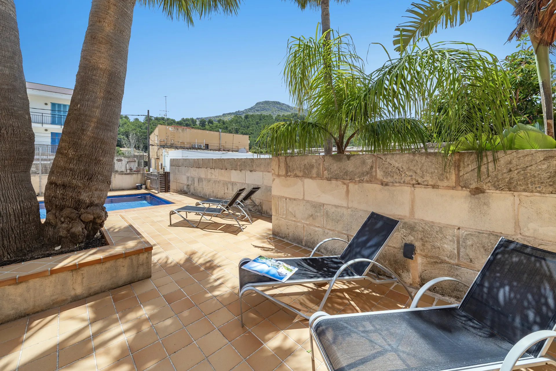 Uroczy dom z ogrodem i basenem - zaledwie 5 minut spacerem od piaszczystej plaży-5