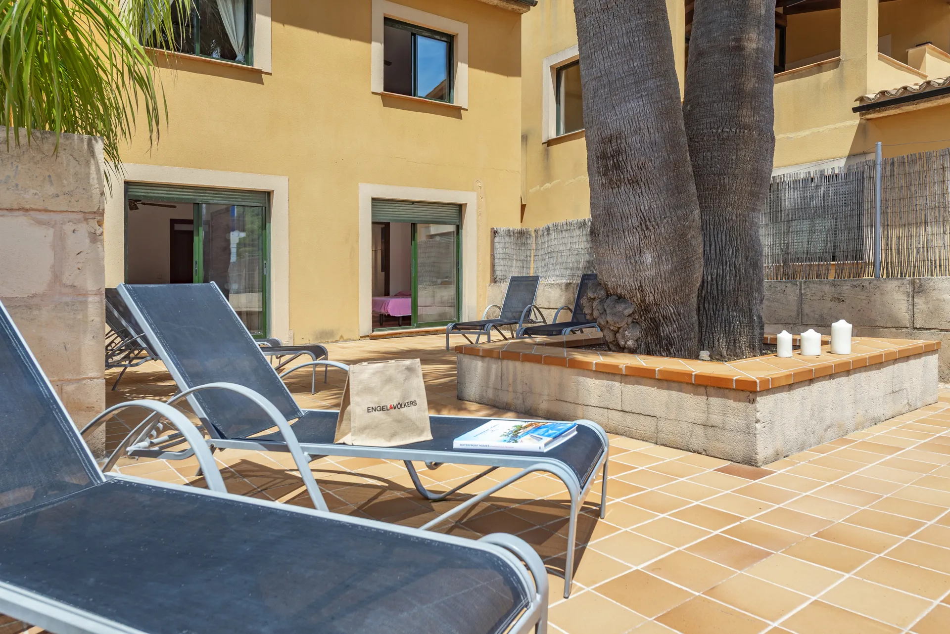 Uroczy dom z ogrodem i basenem - zaledwie 5 minut spacerem od piaszczystej plaży-16