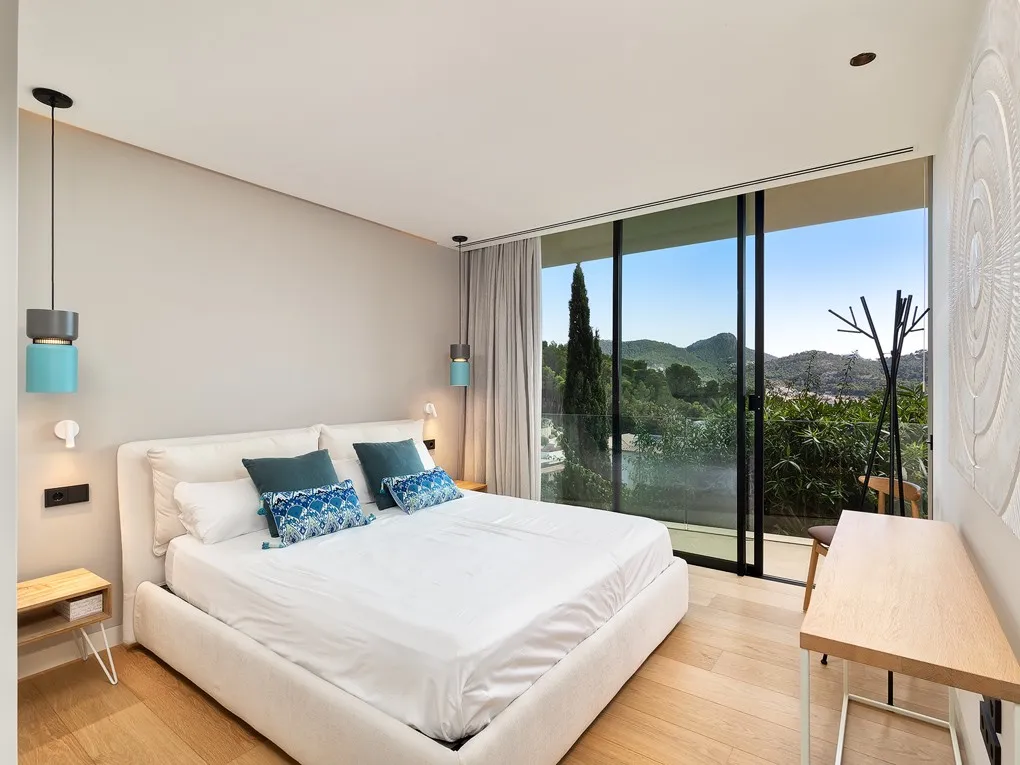 Moderna villa de diseño con vistas al puerto-13