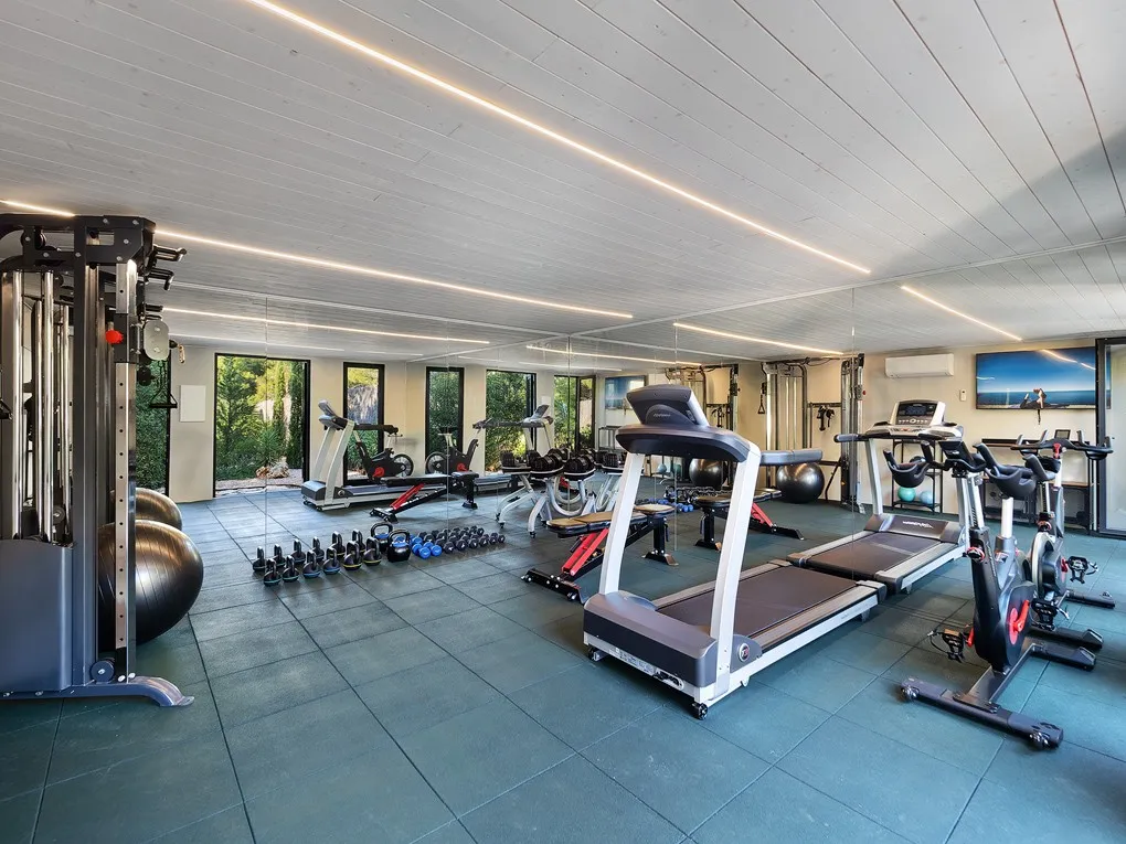 Moderna villa de diseño con vistas al puerto-23