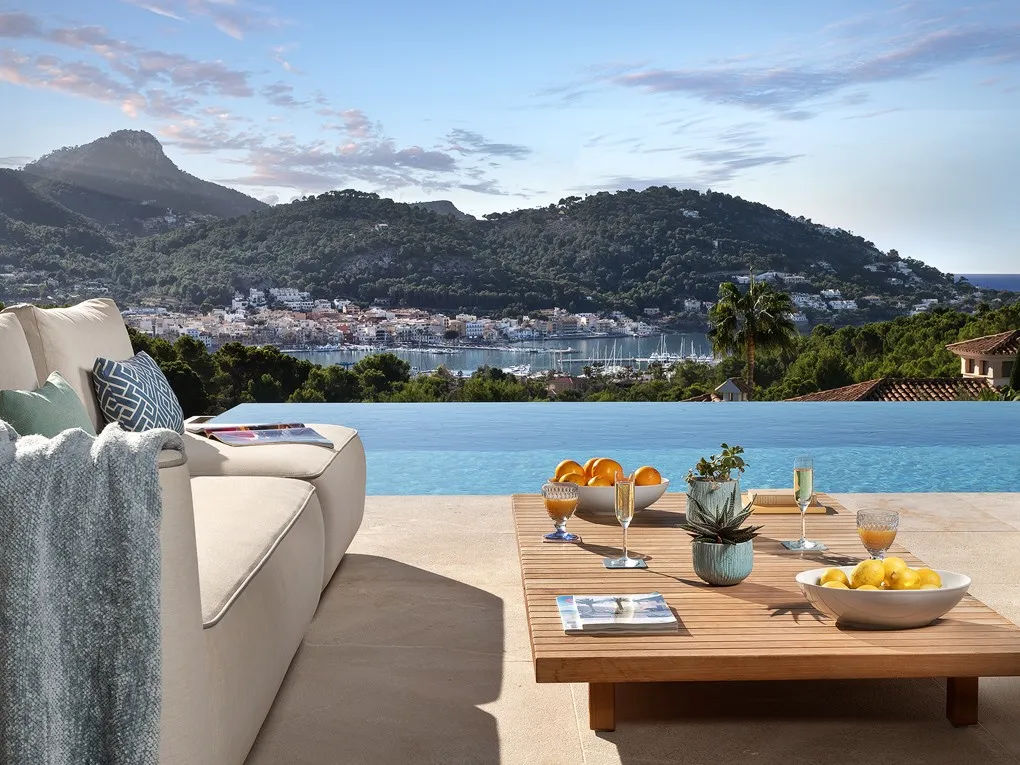 Moderna vila de disseny amb vista al port-5