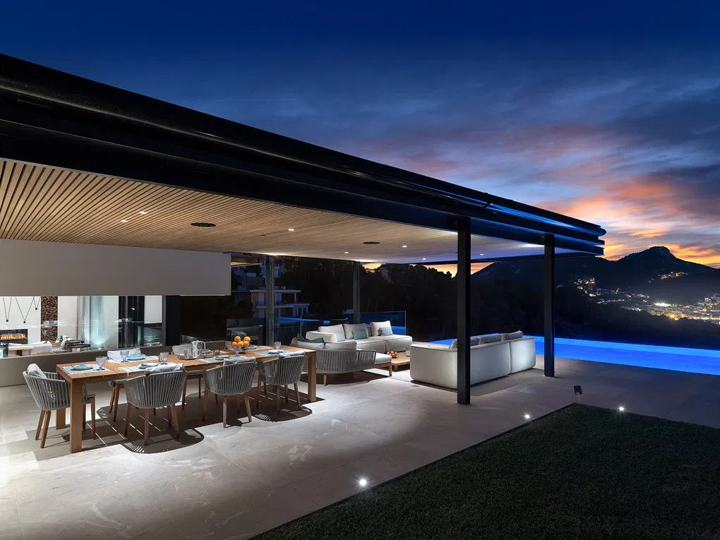 Exclusieve moderne designvilla met uitzicht op de haven-12