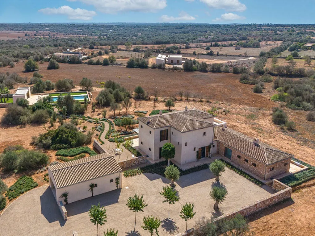 Imponerende nybygget finca i traditionel stil-14