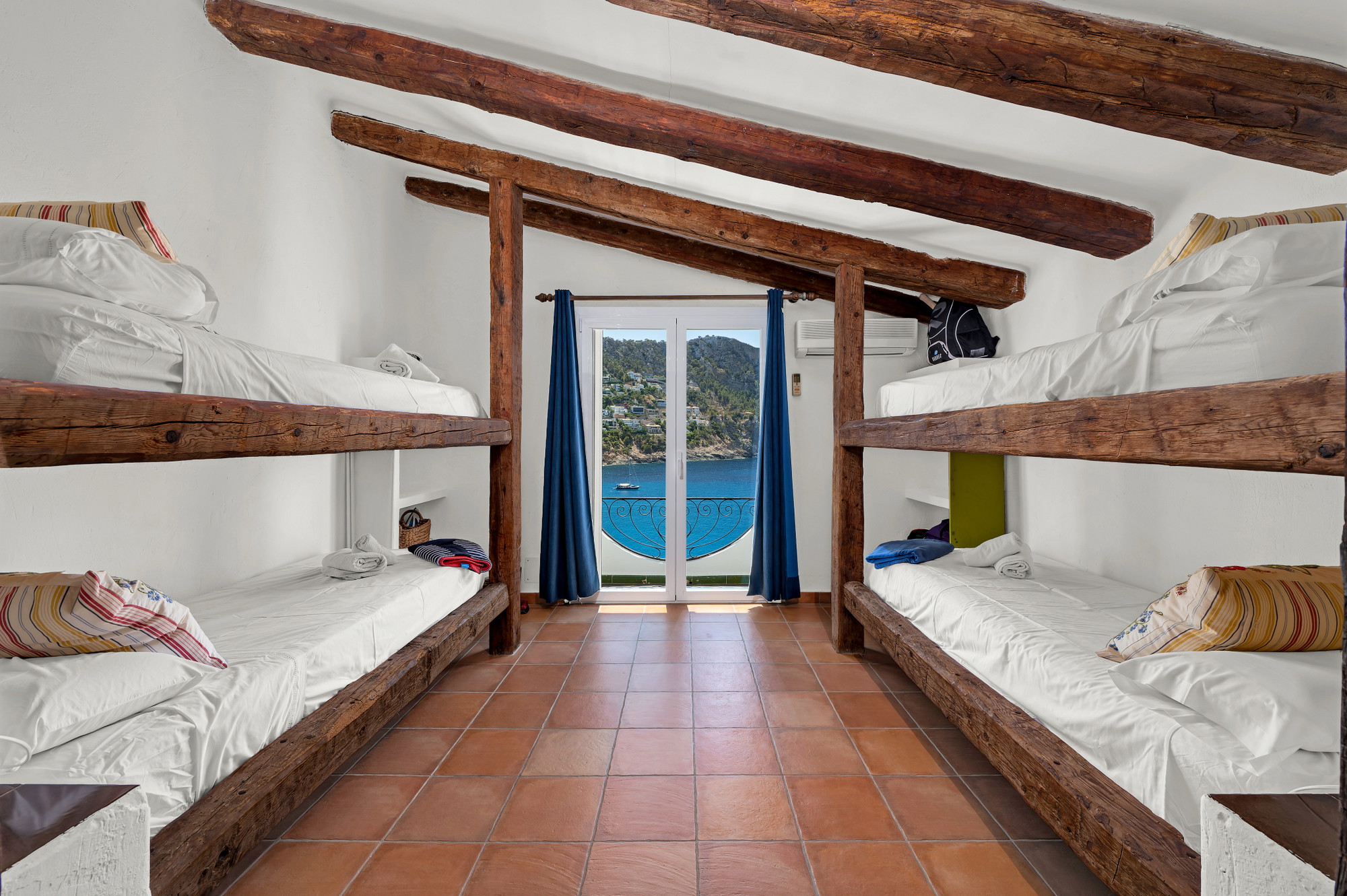 Exclusive duplex penthouse with spectacular views of the Mediterranean Sea-15
