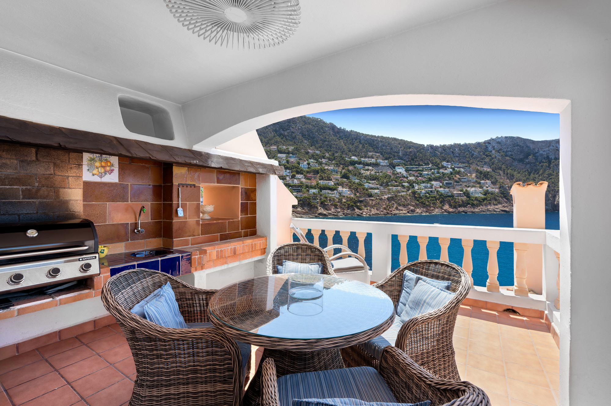 Exclusive duplex penthouse with spectacular views of the Mediterranean Sea-10