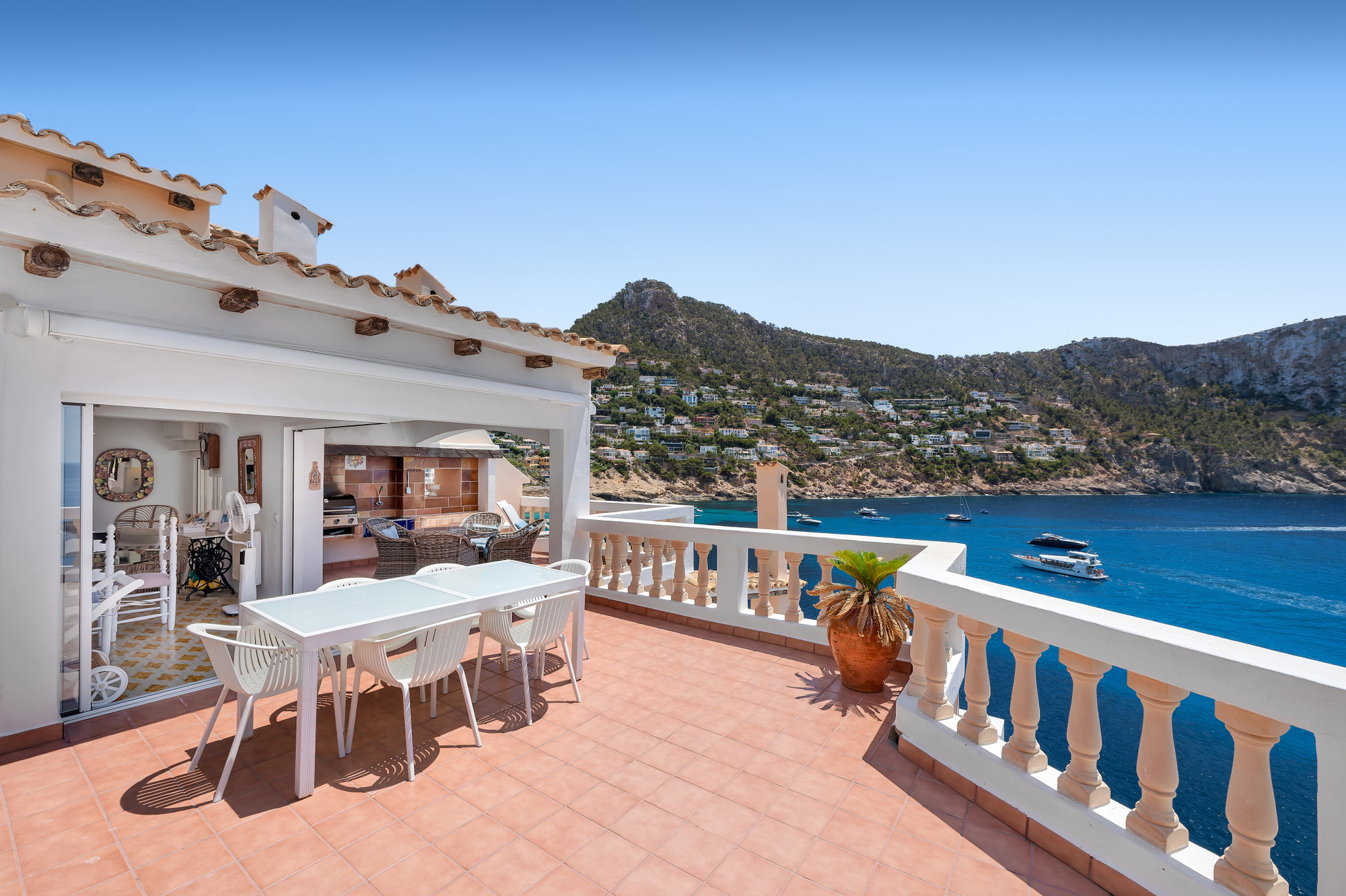 Exclusive duplex penthouse with spectacular views of the Mediterranean Sea