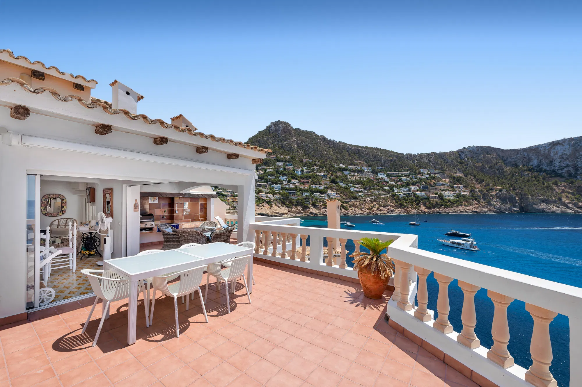 Exclusive duplex penthouse with spectacular views of the Mediterranean Sea-1