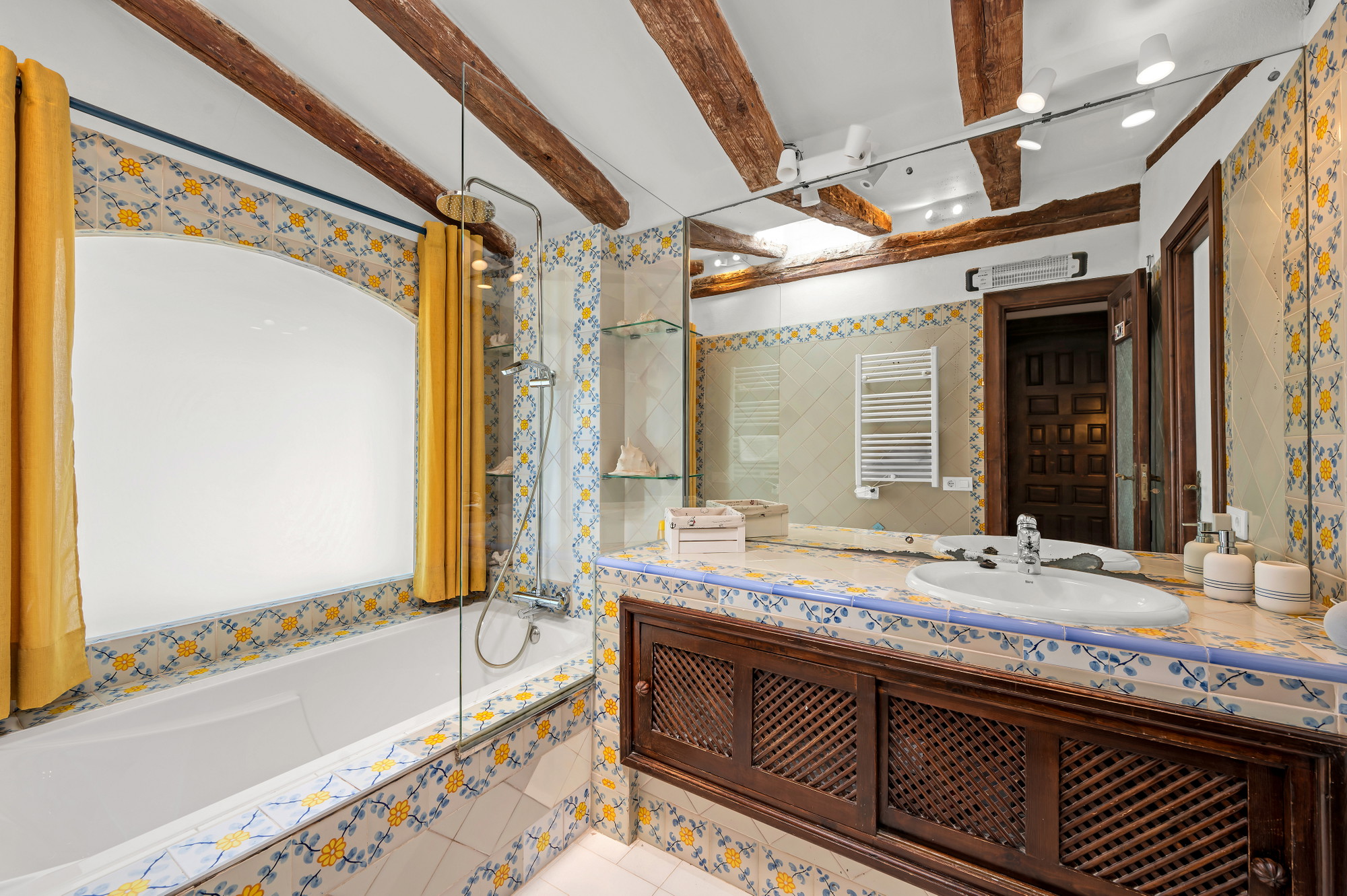 Exclusive duplex penthouse with spectacular views of the Mediterranean Sea-16