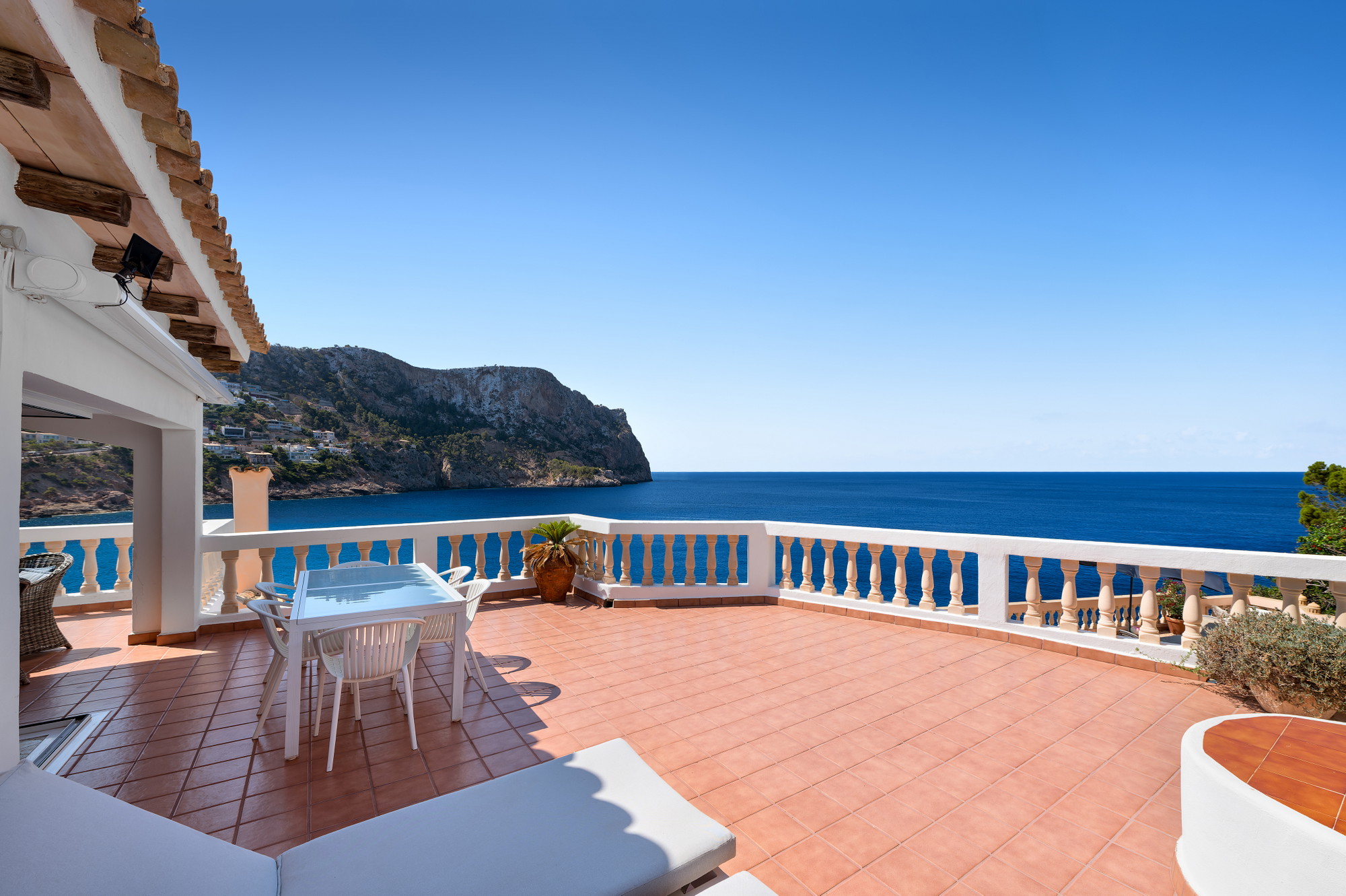 Exclusive duplex penthouse with spectacular views of the Mediterranean Sea-17