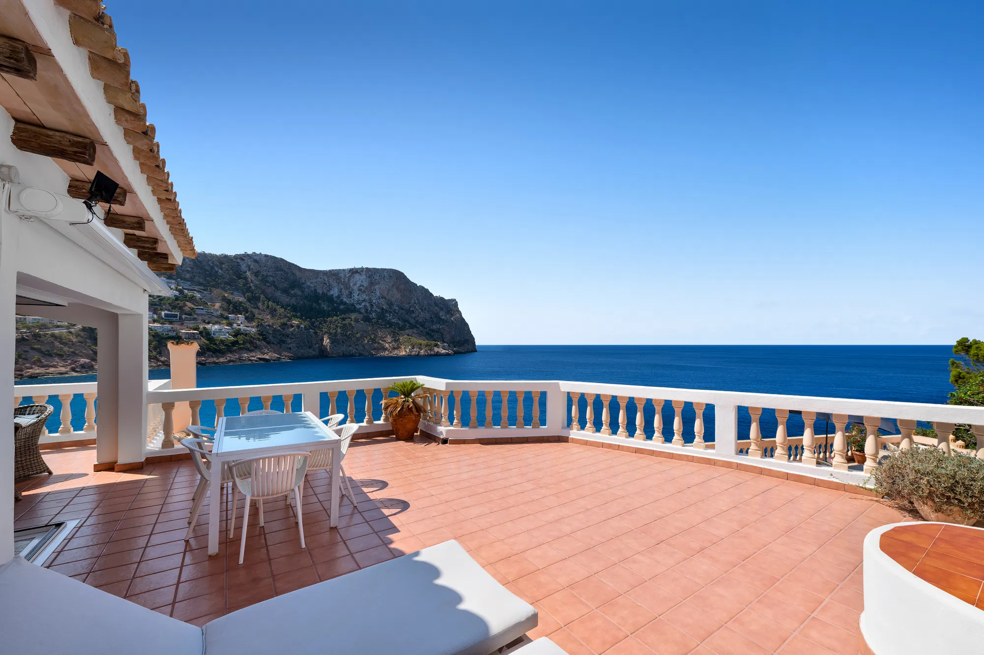 Exclusive duplex penthouse with spectacular views of the Mediterranean Sea-17