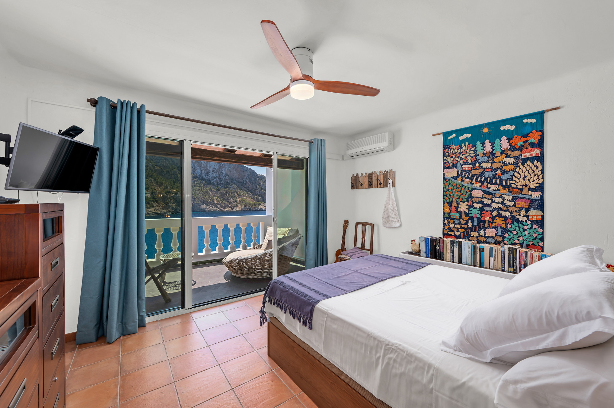 Exclusive duplex penthouse with spectacular views of the Mediterranean Sea-6