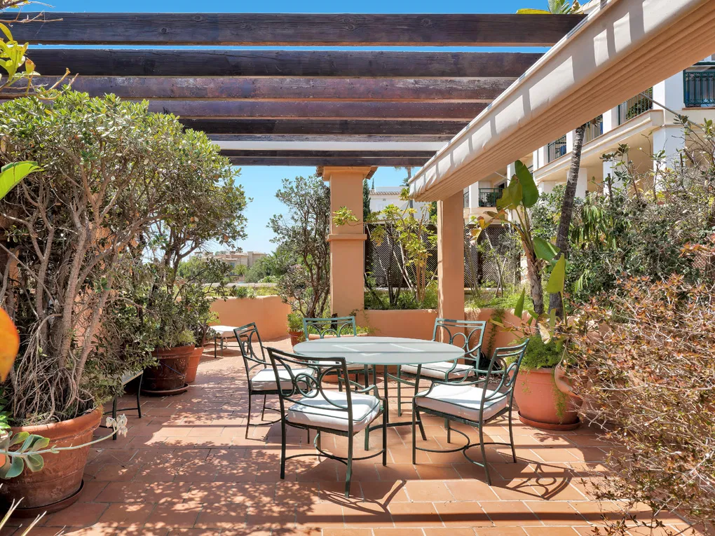 Apartment with Sea and Mountain Views in Cala Llamp – In Need of Renovation with Strong Potential-8