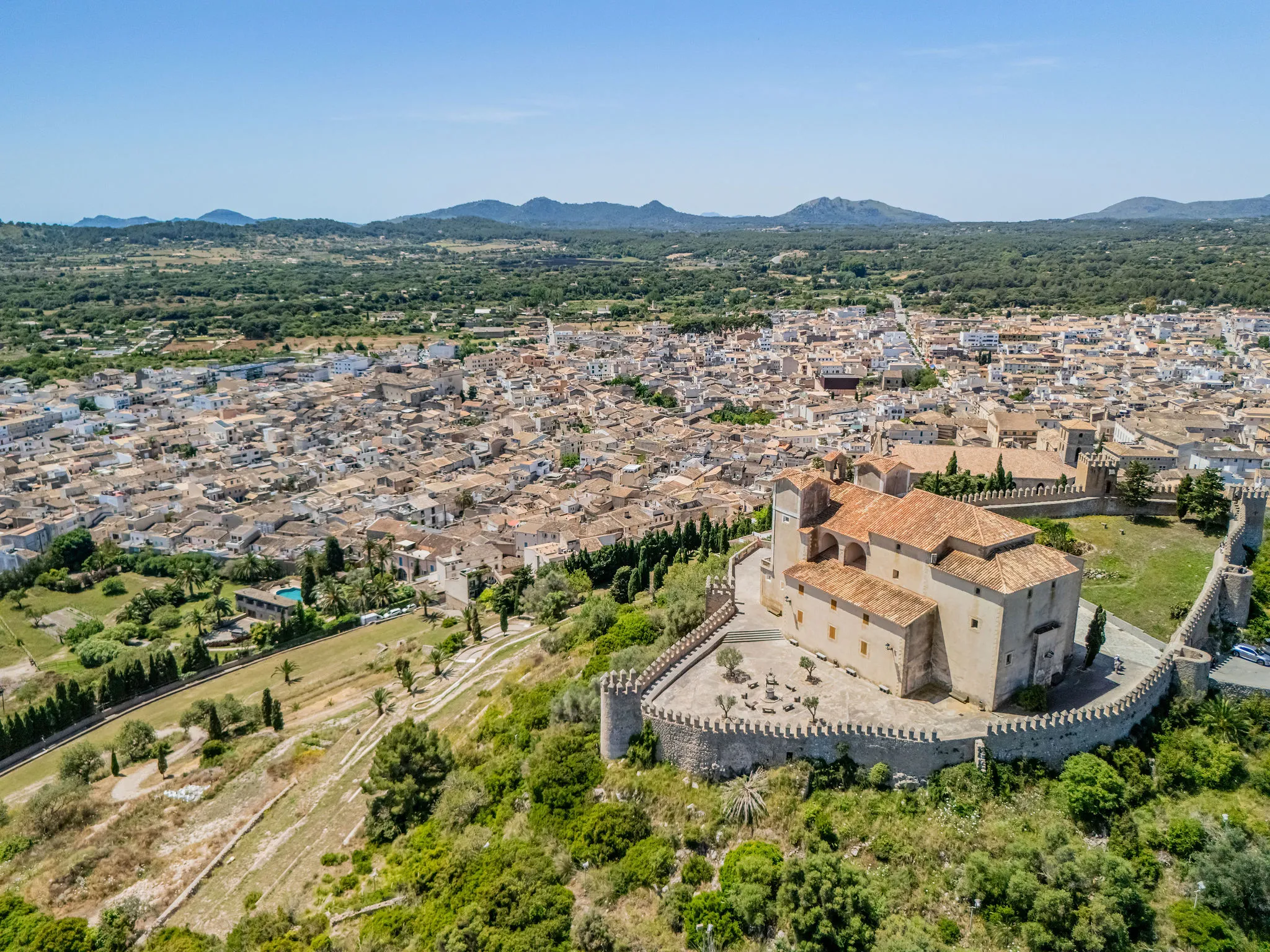 New terraced houses with pool and garden in Artà-11