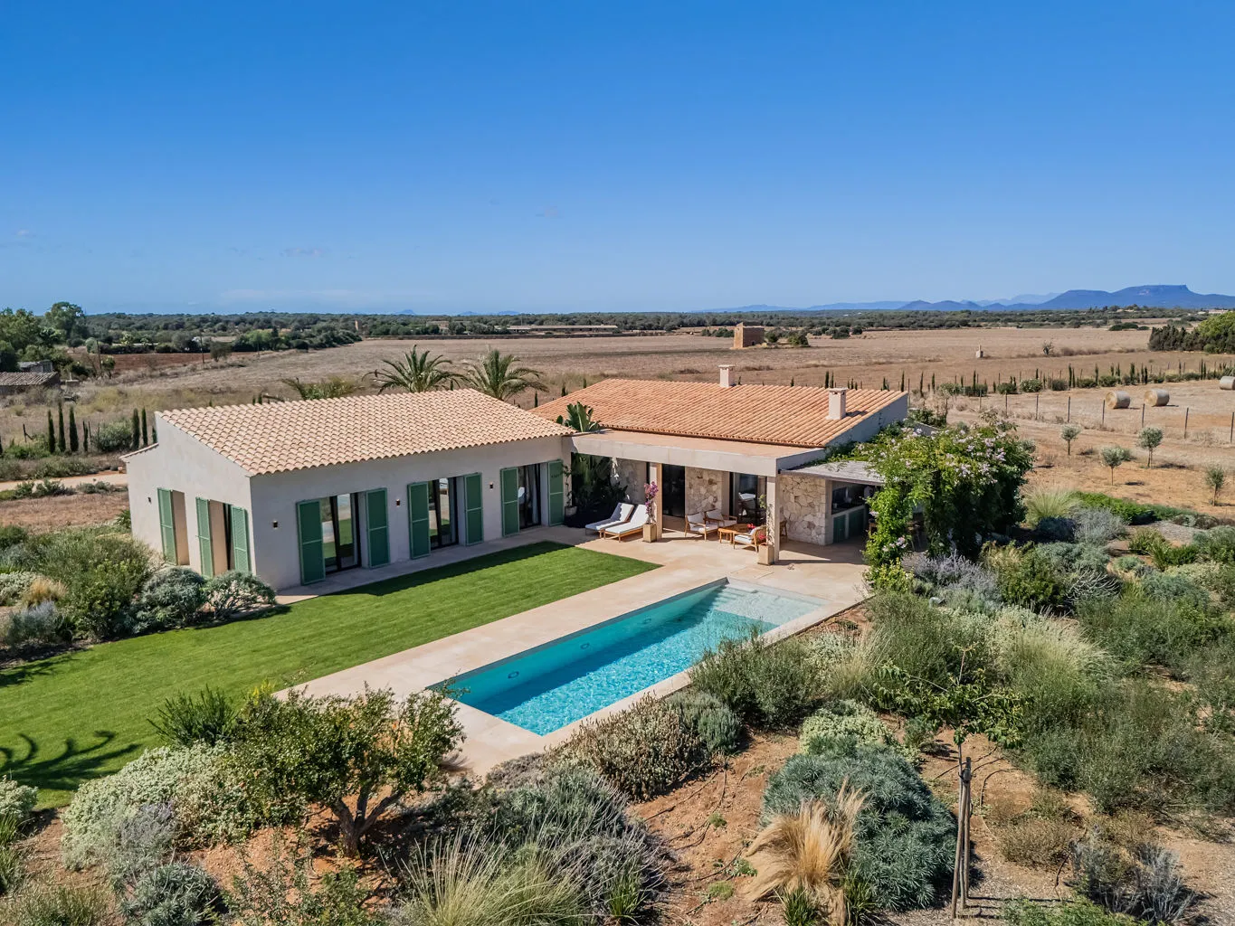 Newly built finca near Es Trenc-14