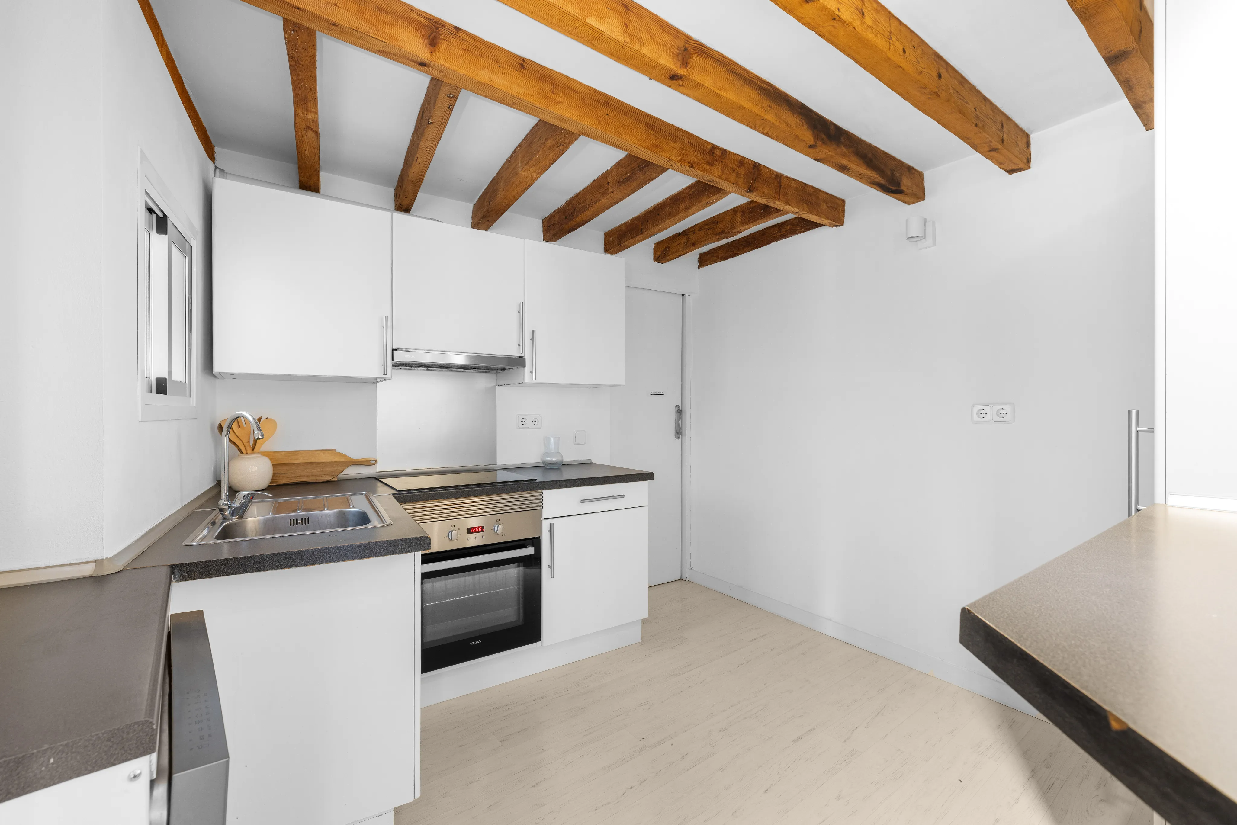 Luminoso attico duplex con balcone a La Lonja-7