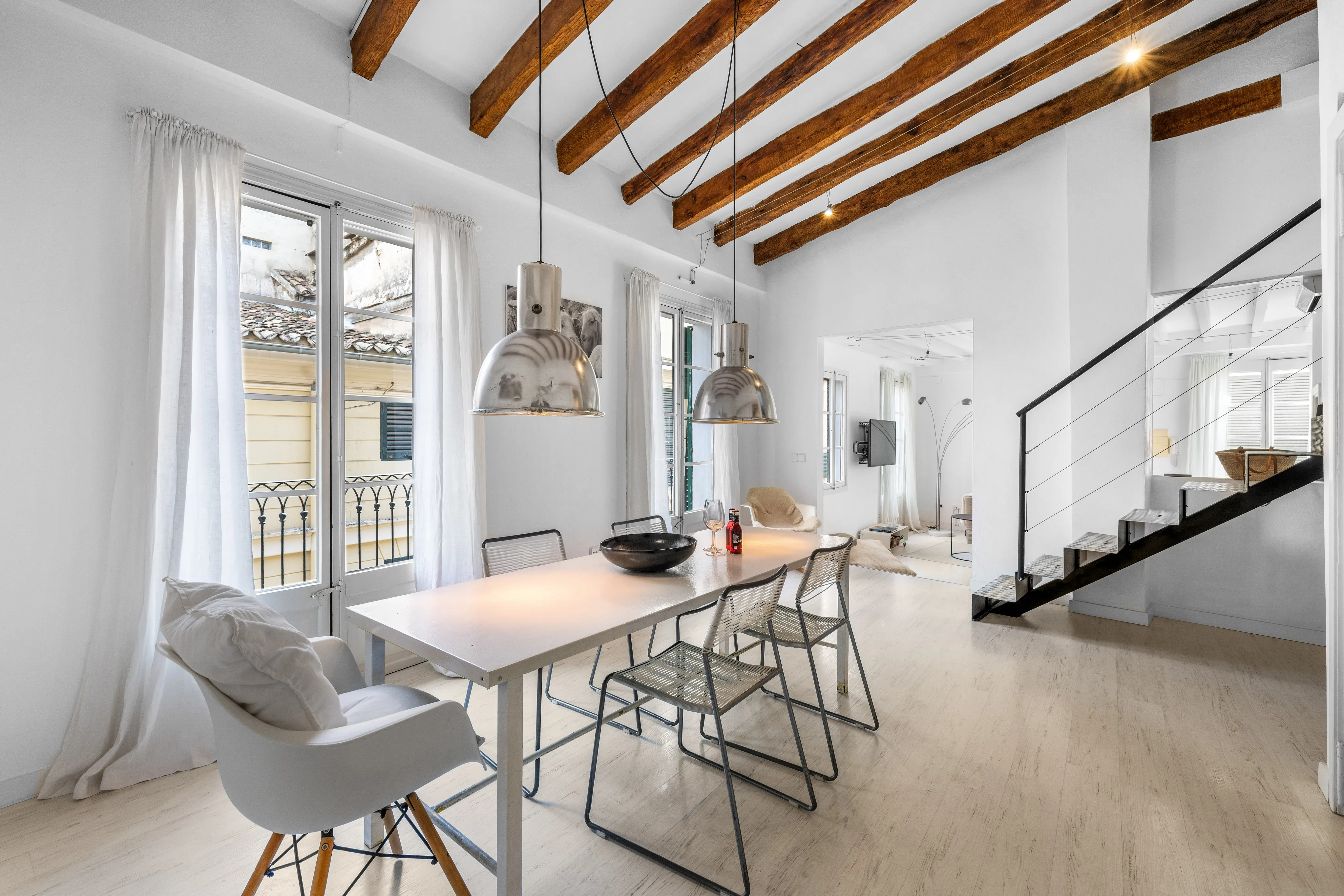 Ljus duplex takvåning med balkonger i La Lonja-1