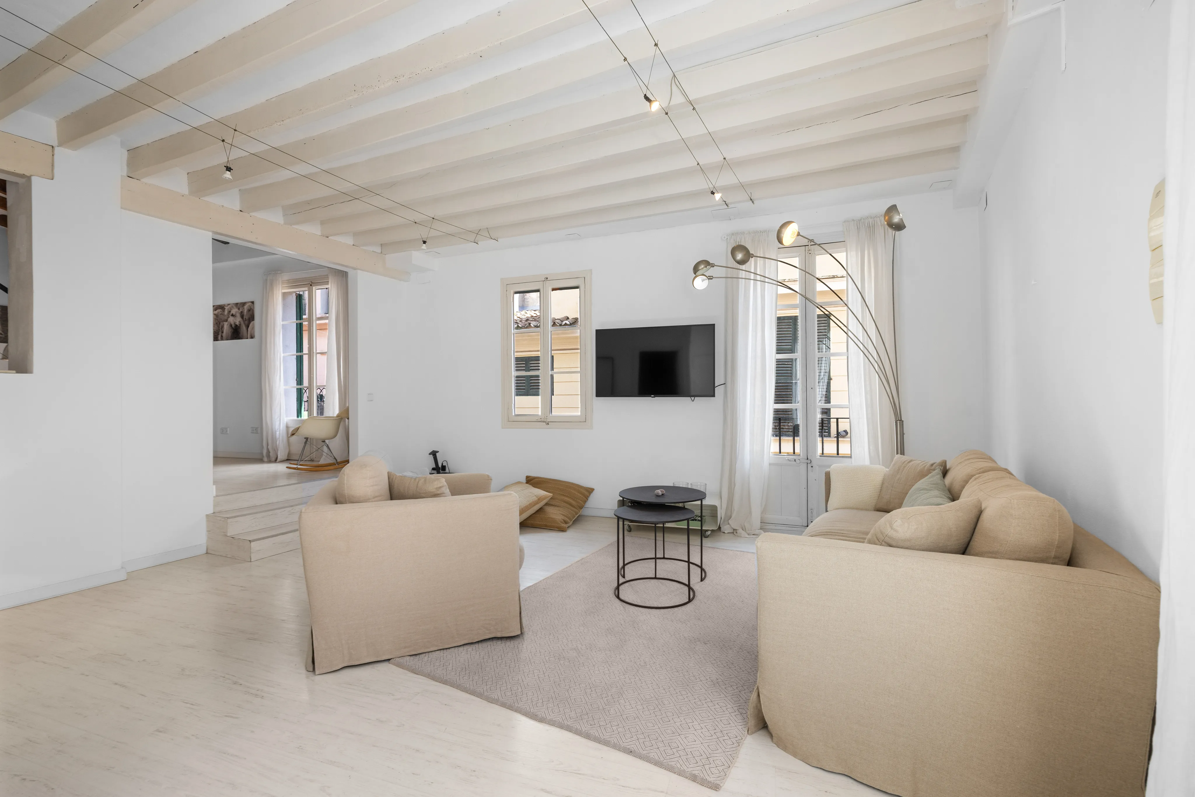 Luminoso attico duplex con balcone a La Lonja-4