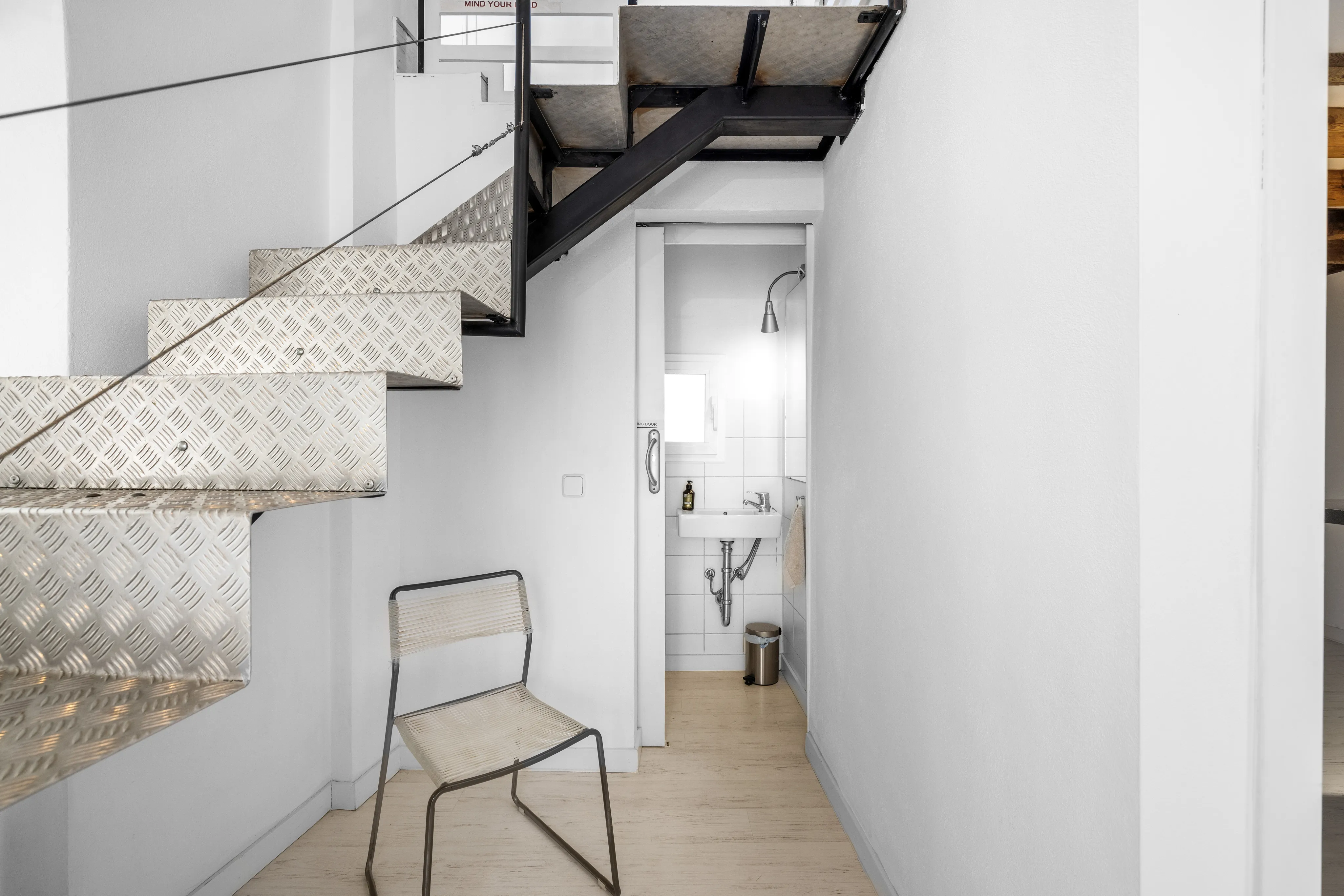 Dúplex ático luminoso con balcones en La Lonja-8