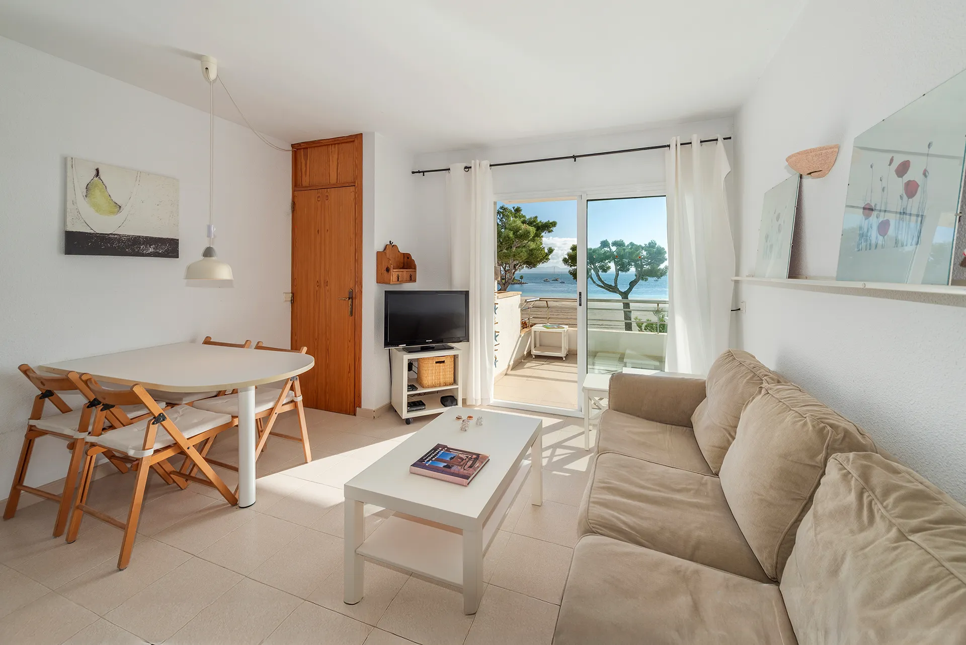 Lejlighed i første række med uhindret havudsigt-7