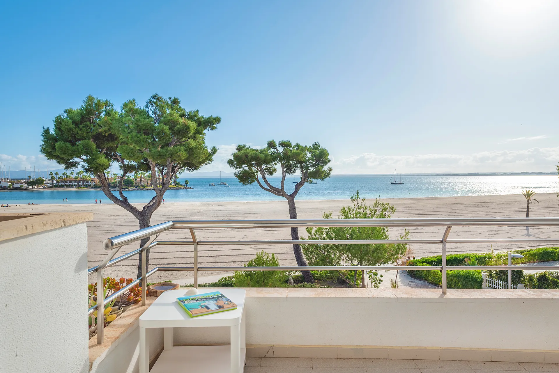 Lejlighed i første række med uhindret havudsigt-1