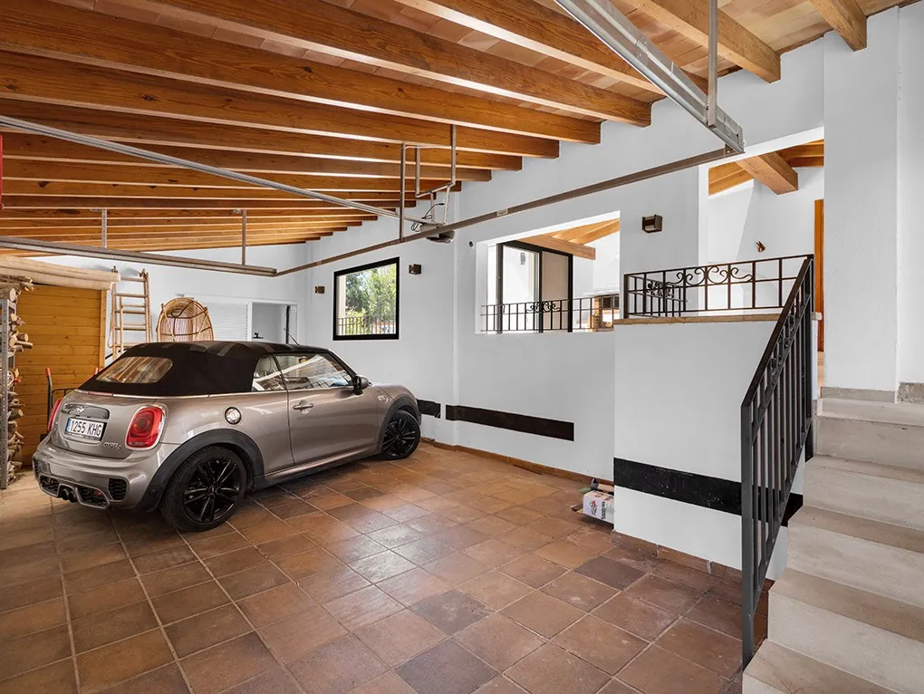 Amazing villa with sea views-36