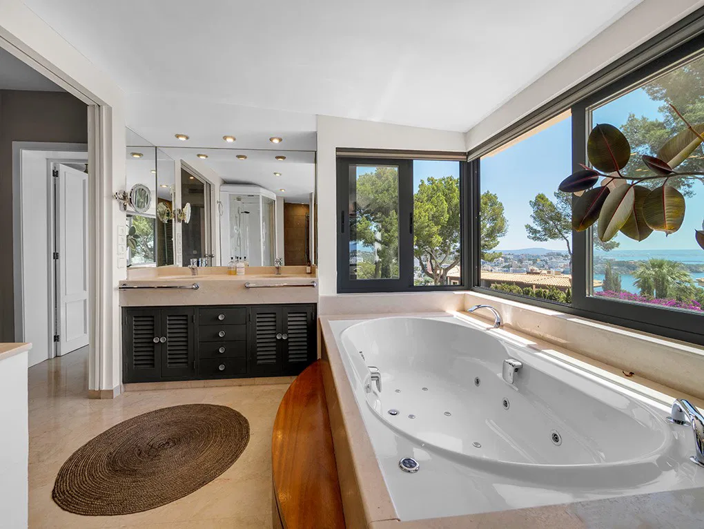 Magnifique villa avec vue sur la mer-14