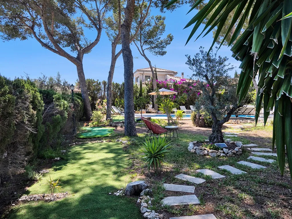 Amazing villa with sea views-29