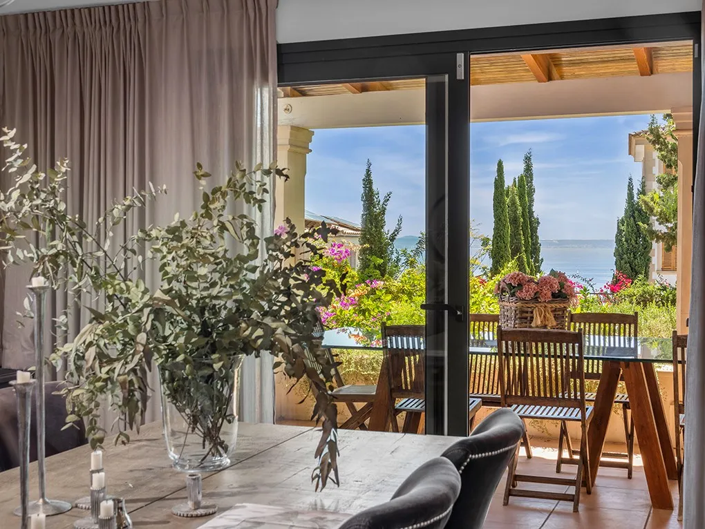 Amazing villa with sea views-8