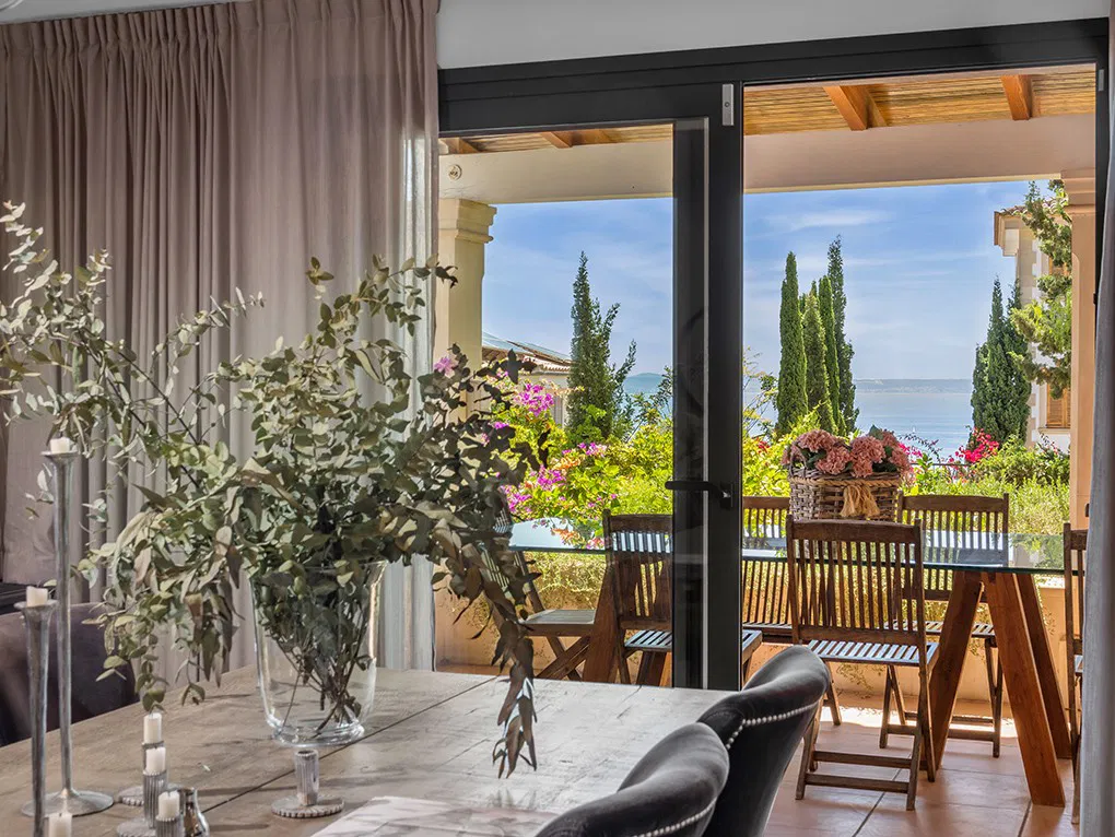 Magnifique villa avec vue sur la mer-8