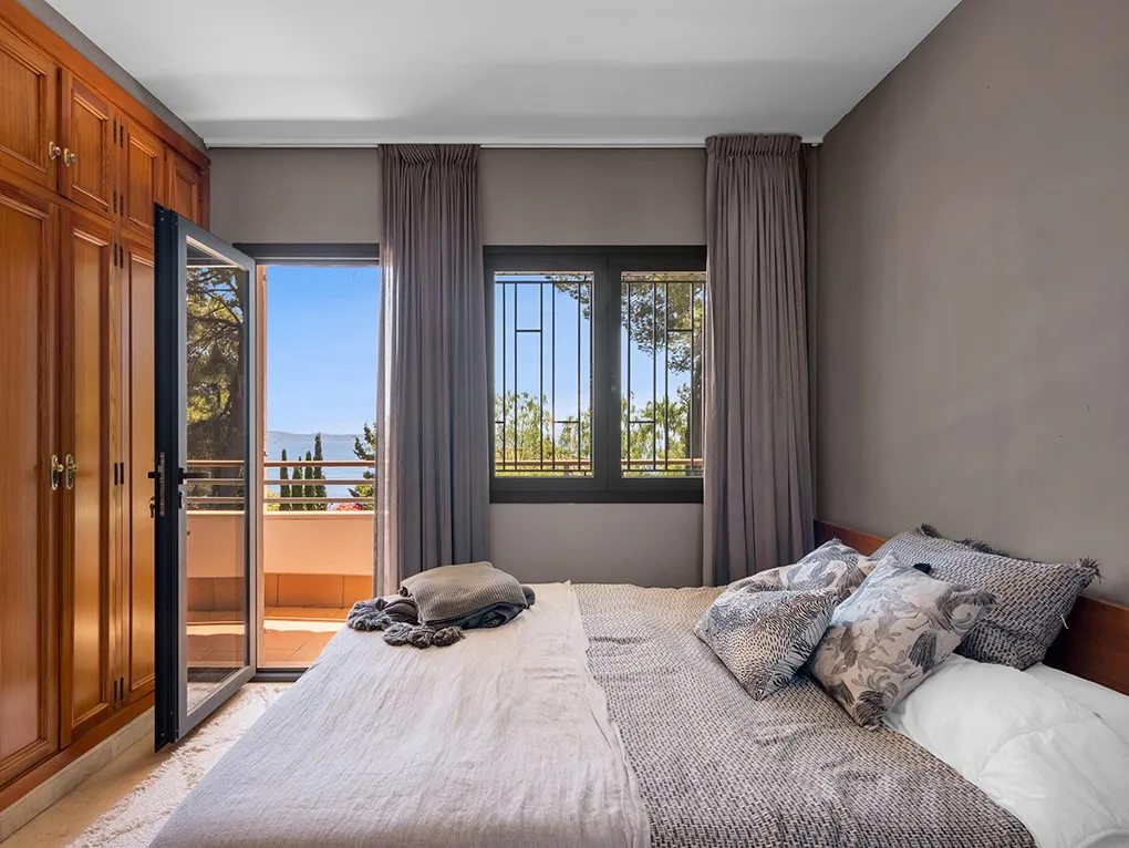 Amazing villa with sea views-20