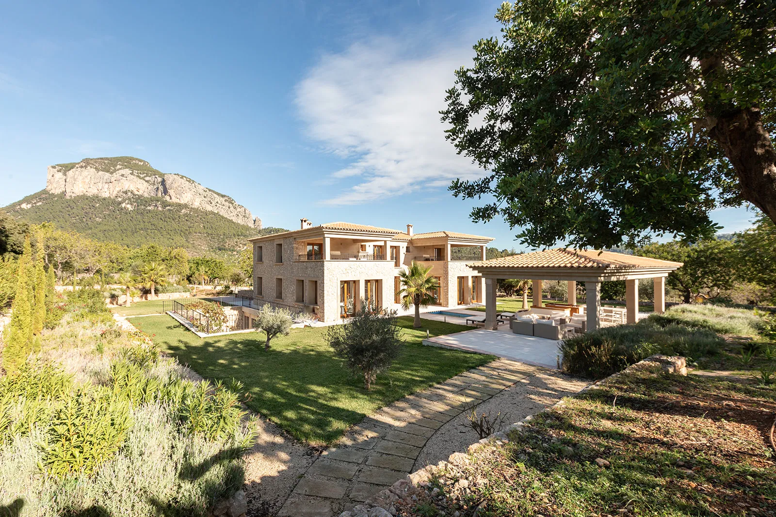 Exceptional Finca in a prime location near Alaró-2