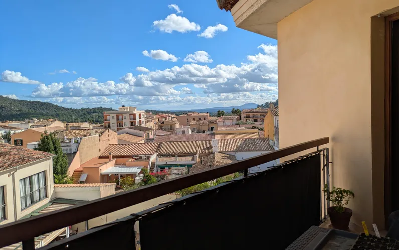 Luminoso e accogliente appartamento con piscina comunale ad Alaró