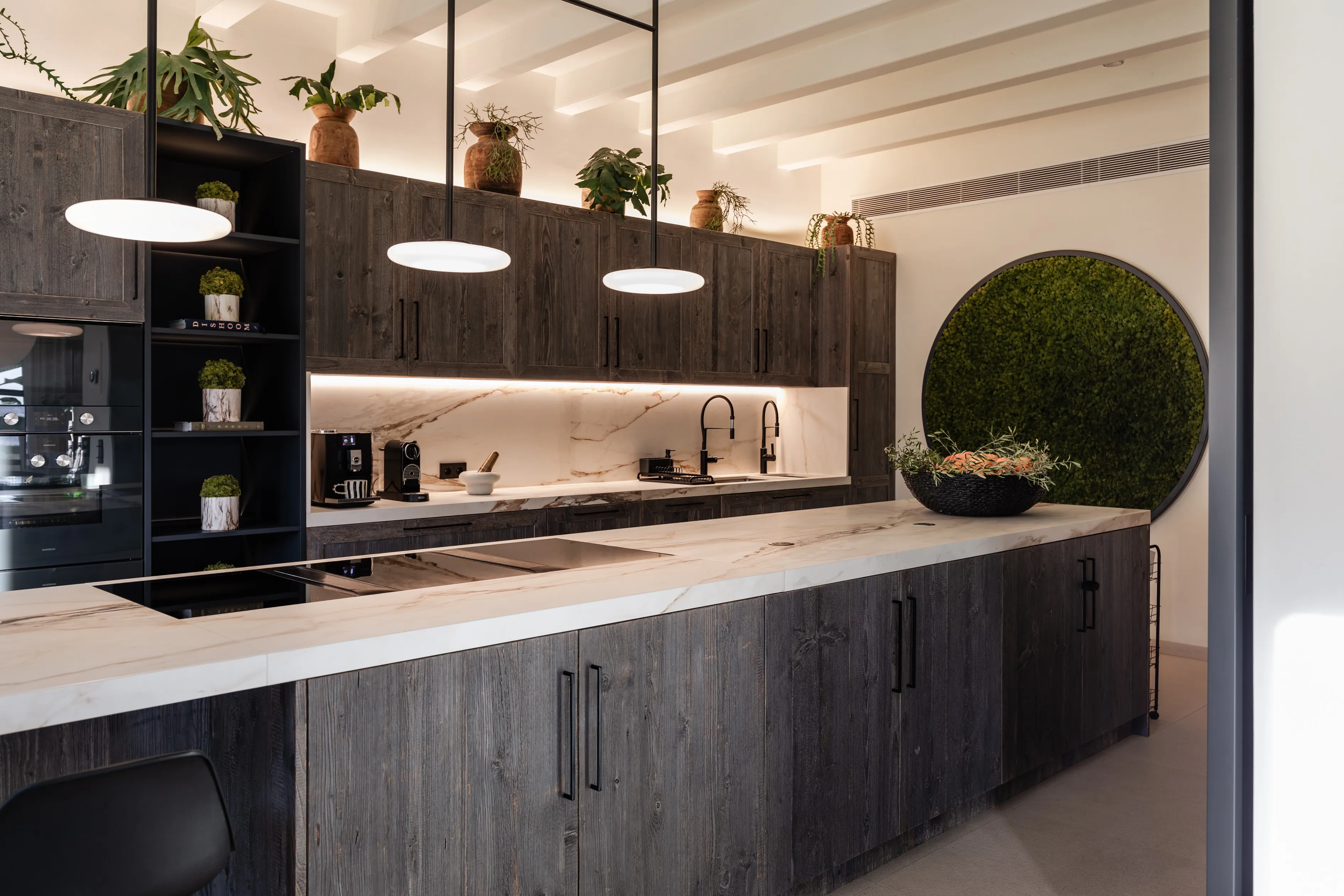 Refinado refugio mediterráneo con elegancia contemporánea-9