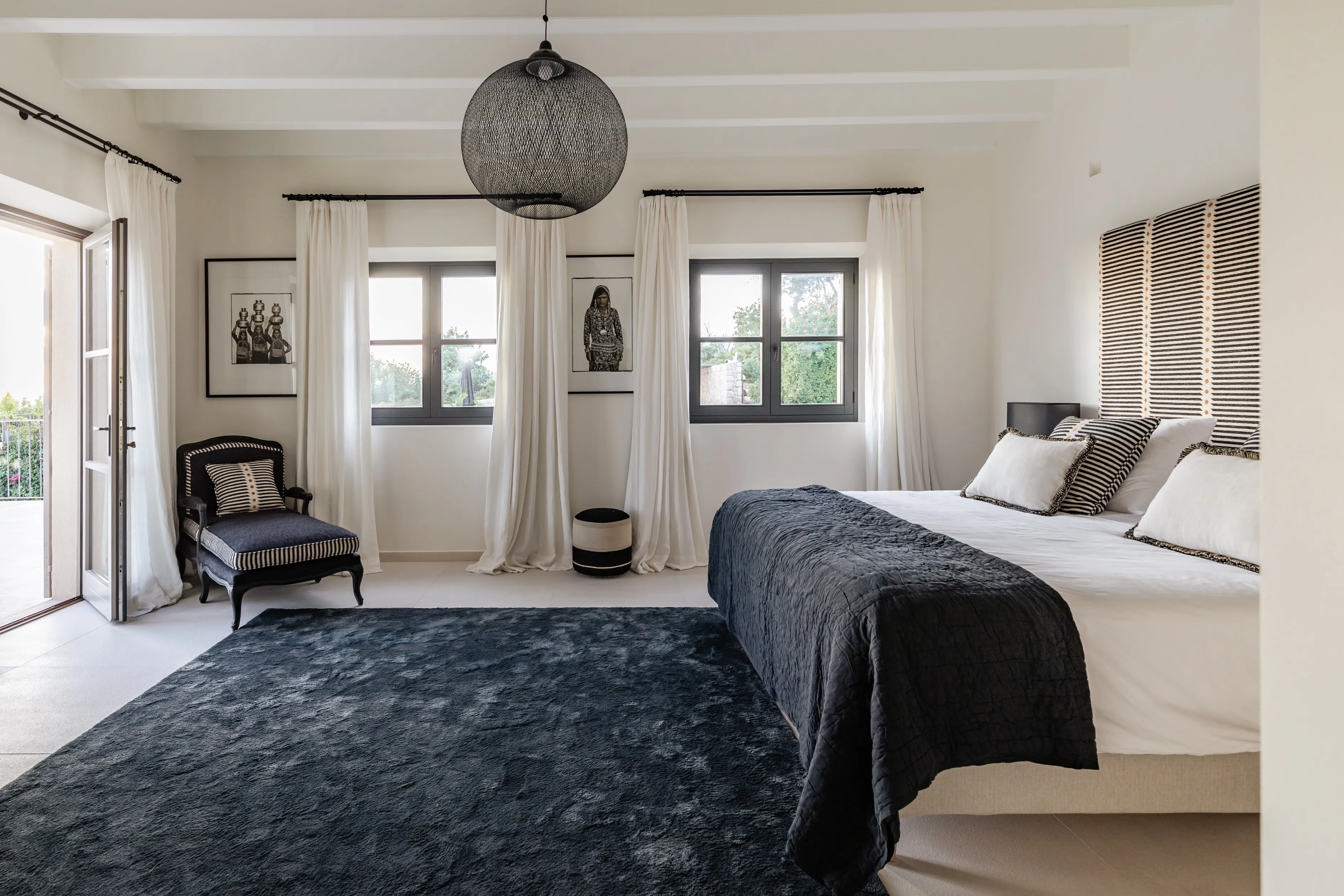 Refinado refugio mediterráneo con elegancia contemporánea-13