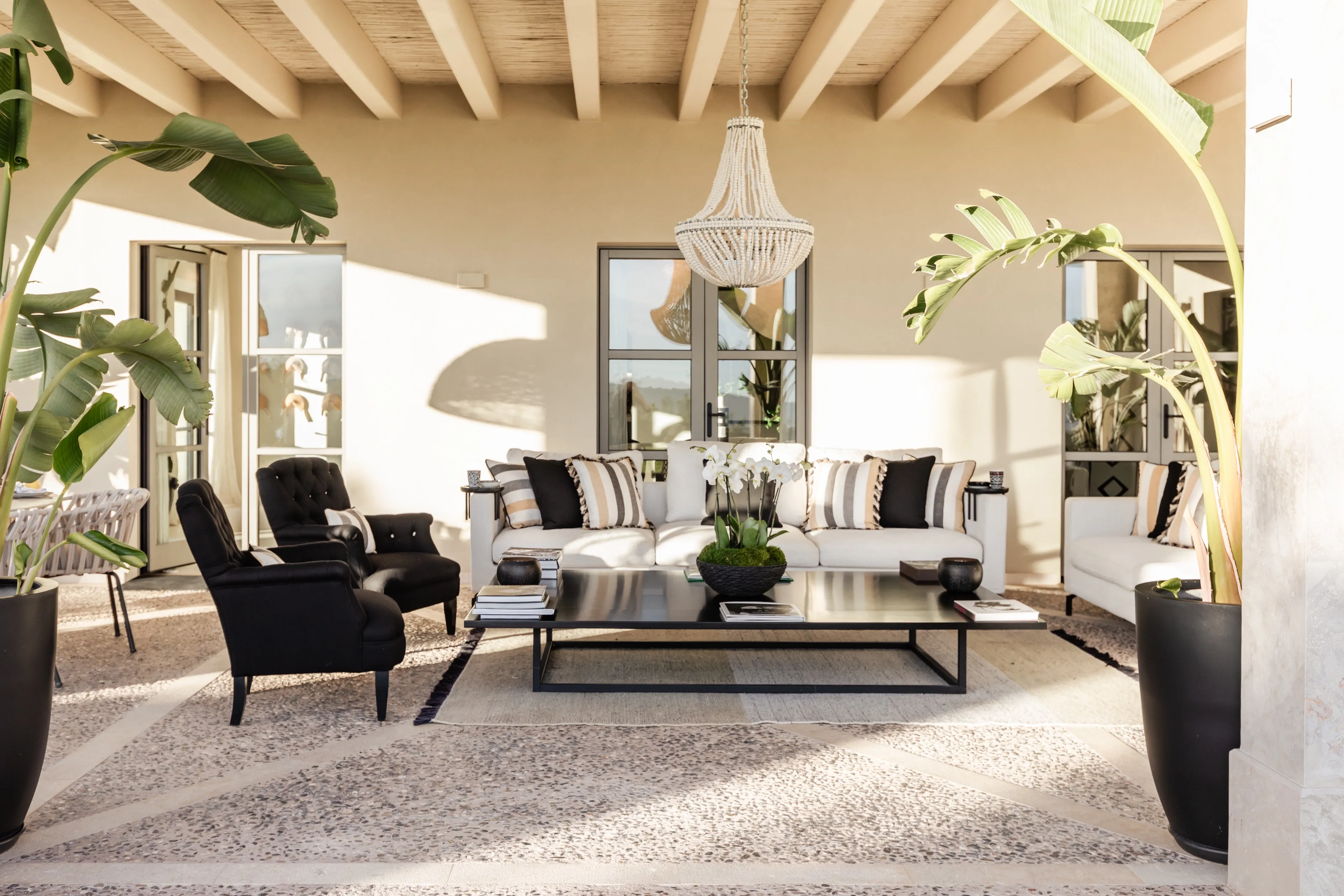 Refinado refugio mediterráneo con elegancia contemporánea-19