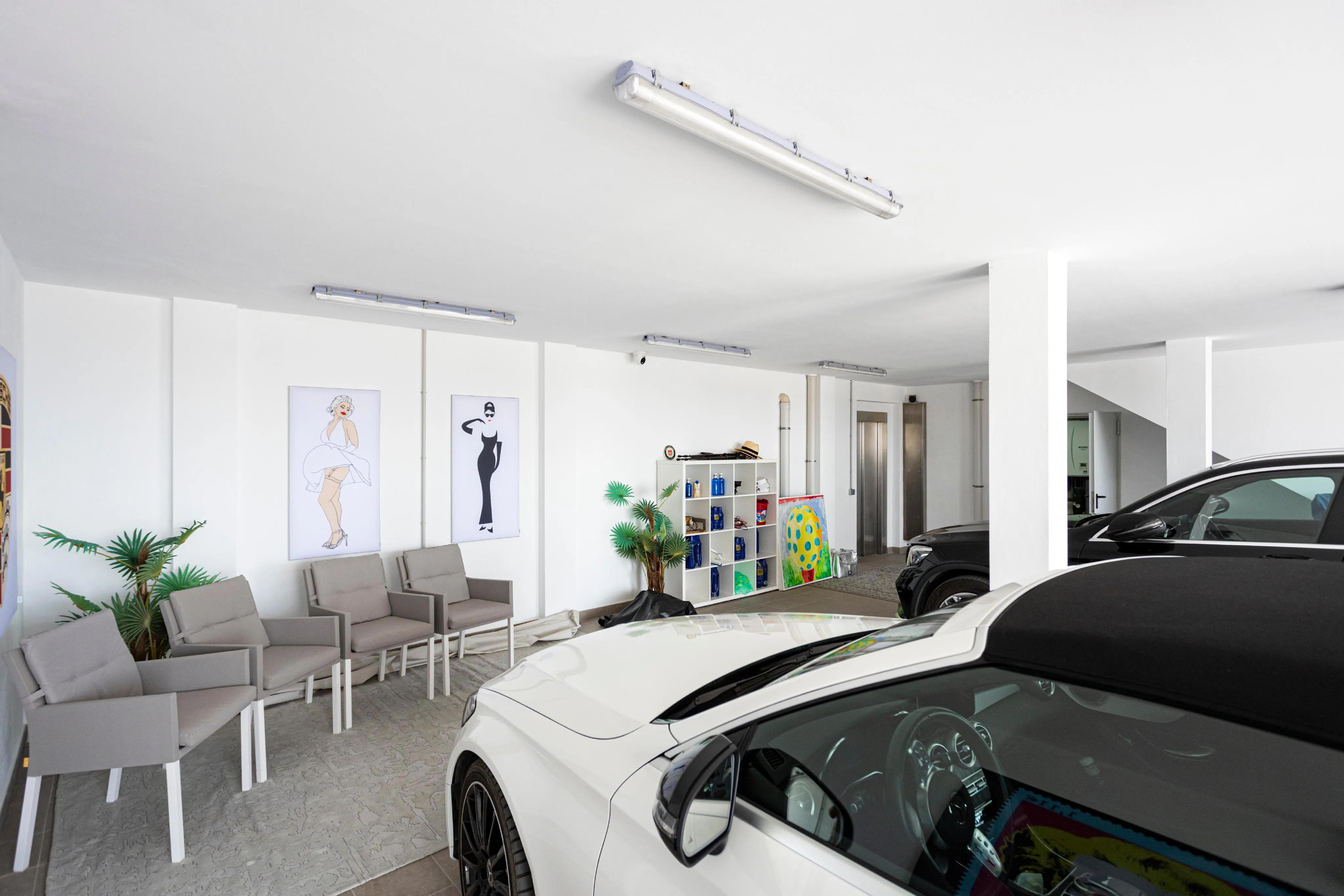 Villa de diseño prácticamente nueva con impresionantes vistas al mar-21