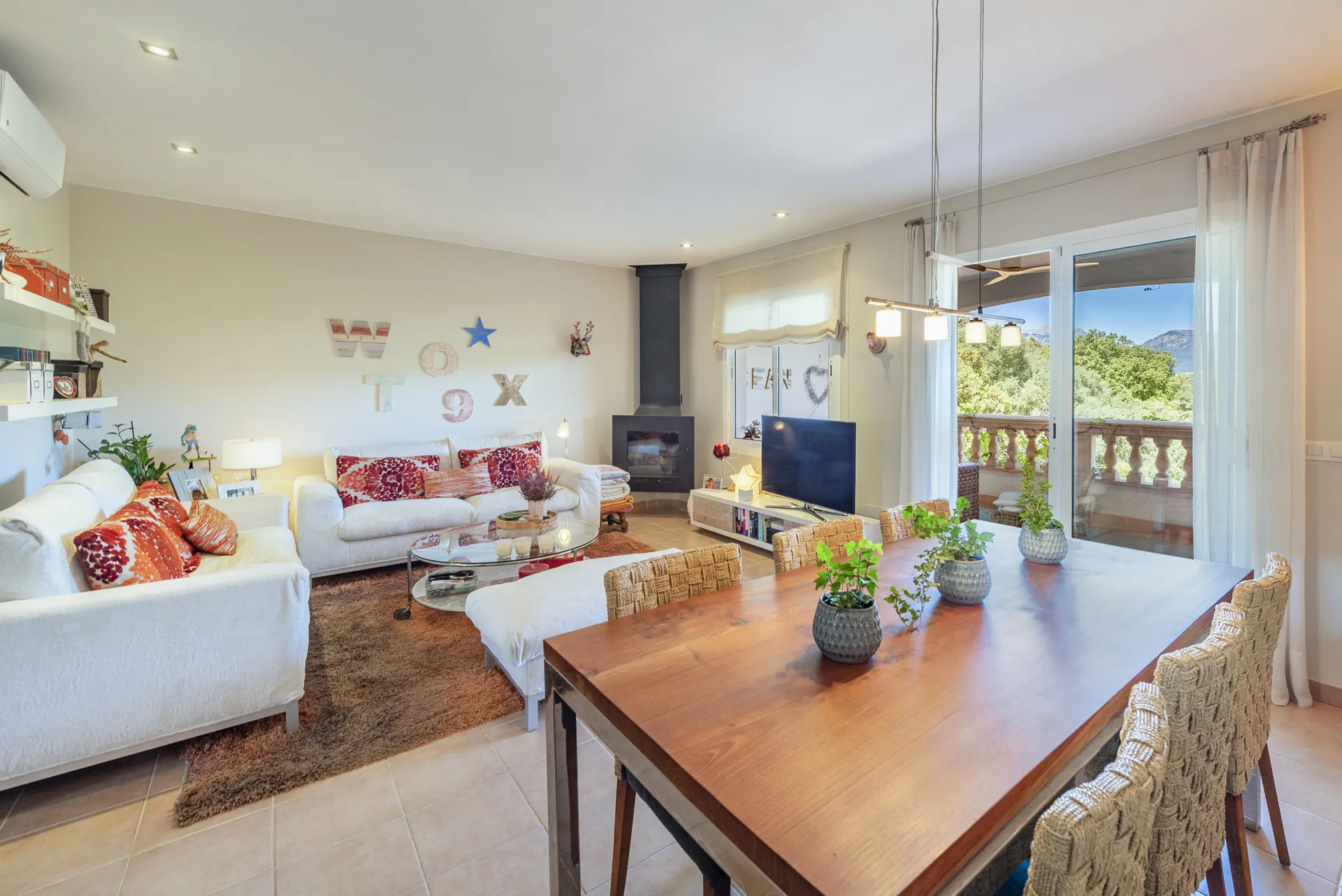 Acollidora casa adossada amb boniques vistes a Búger, Mallorca-1