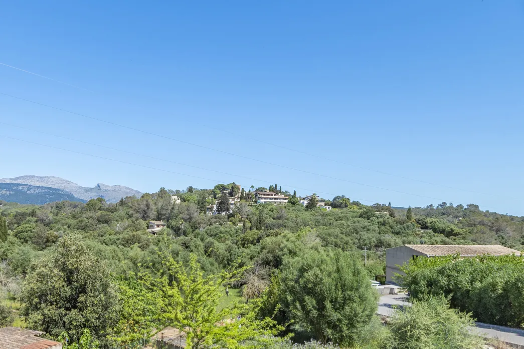 Acollidora casa adossada amb boniques vistes a Búger, Mallorca-3