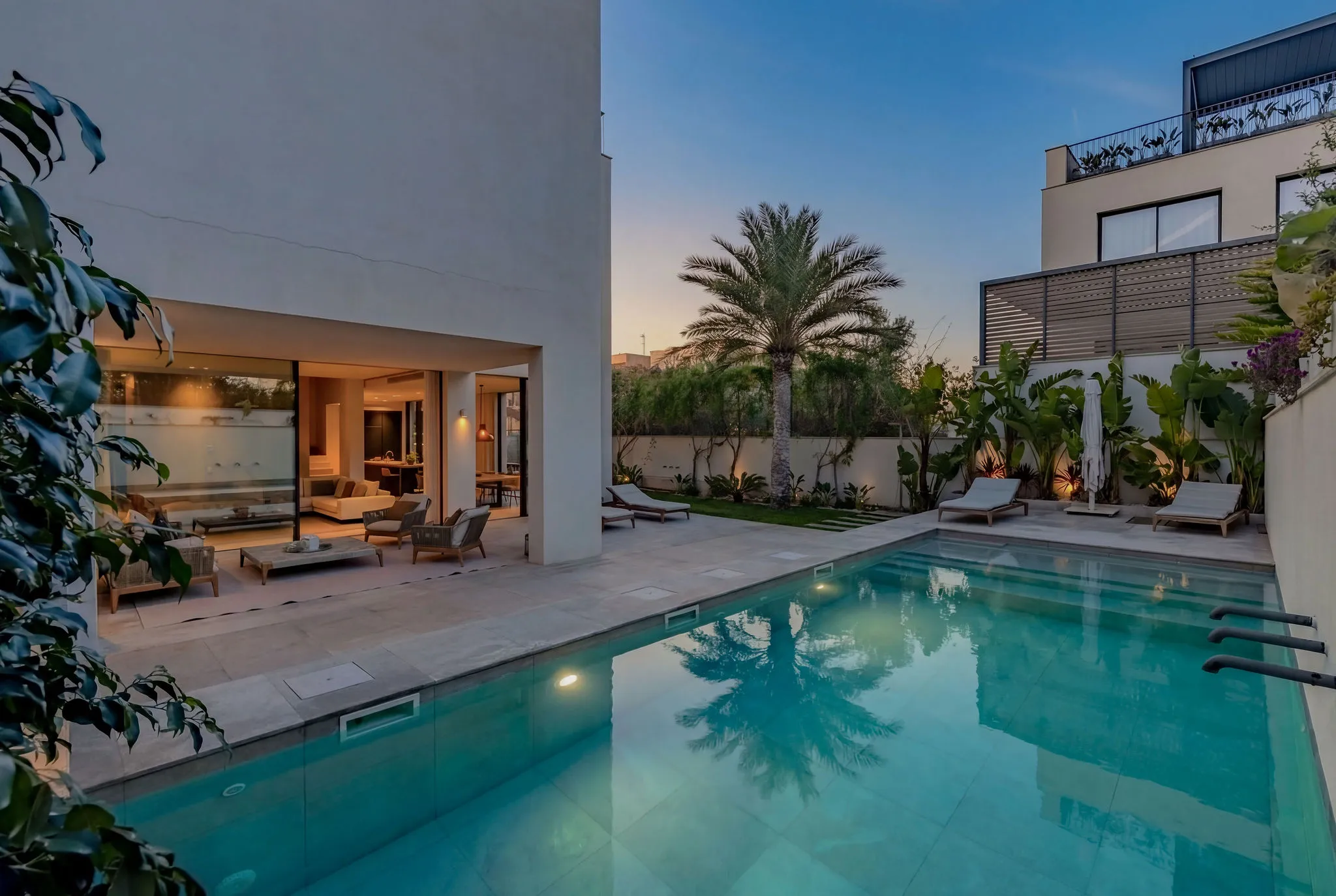 Villa de lujo a pie del puerto Cala Figuera-2