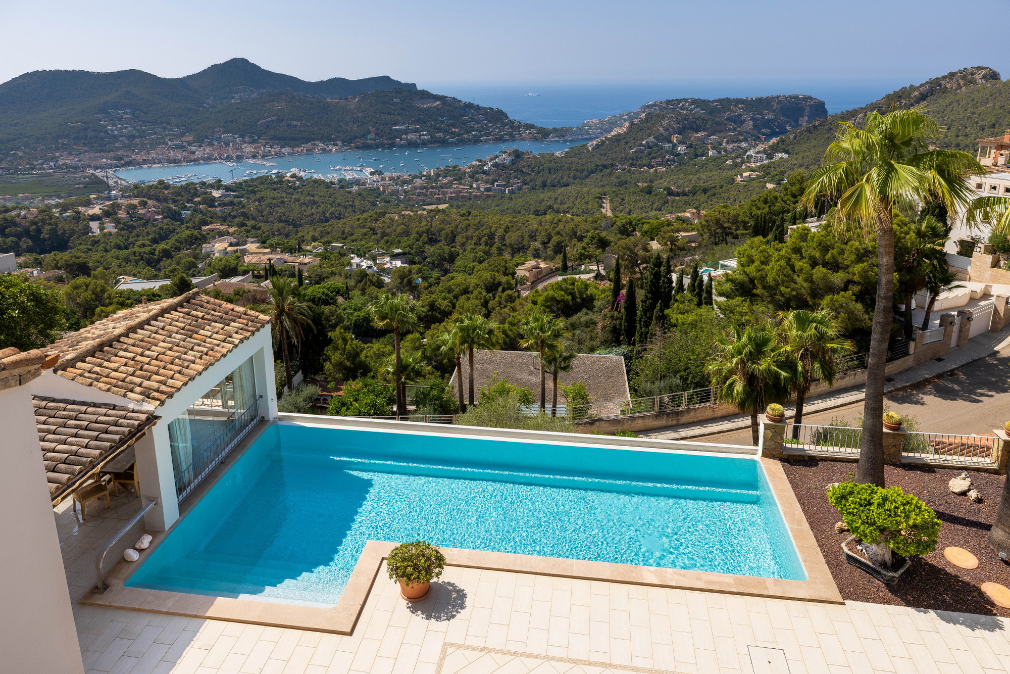 Villa with spectacular panoramic views over the sea and Port d’Andratx harbour-8