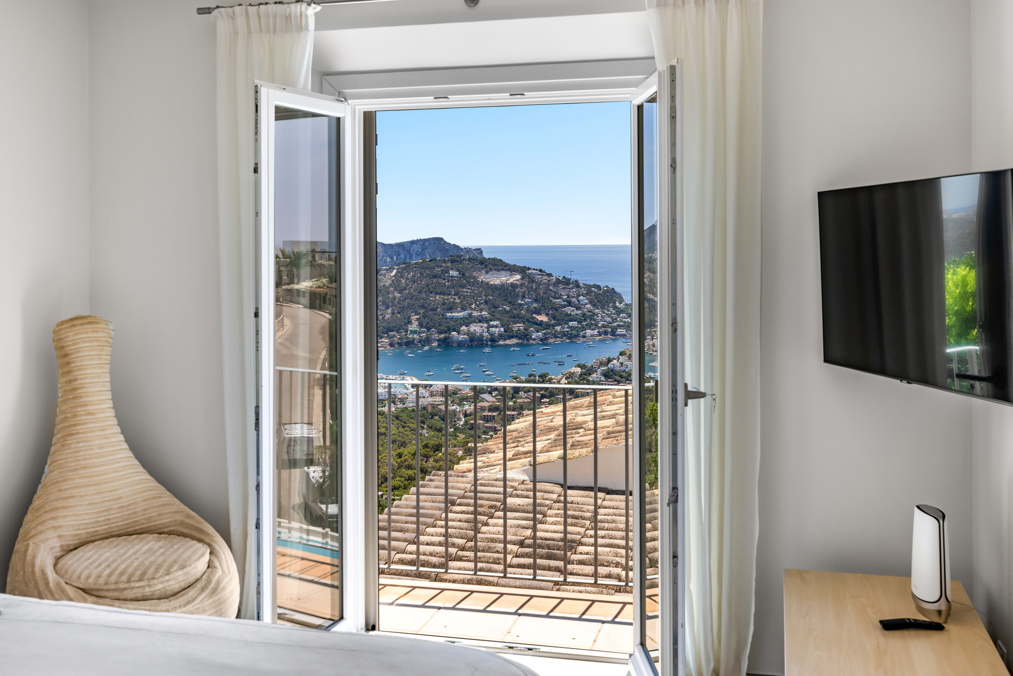Villa with spectacular panoramic views over the sea and Port d’Andratx harbour-14