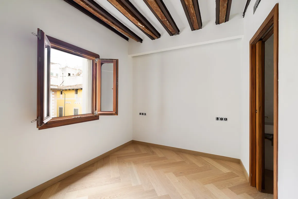 Historic flair, modern design: renovated duplex penthouse with terrace-6