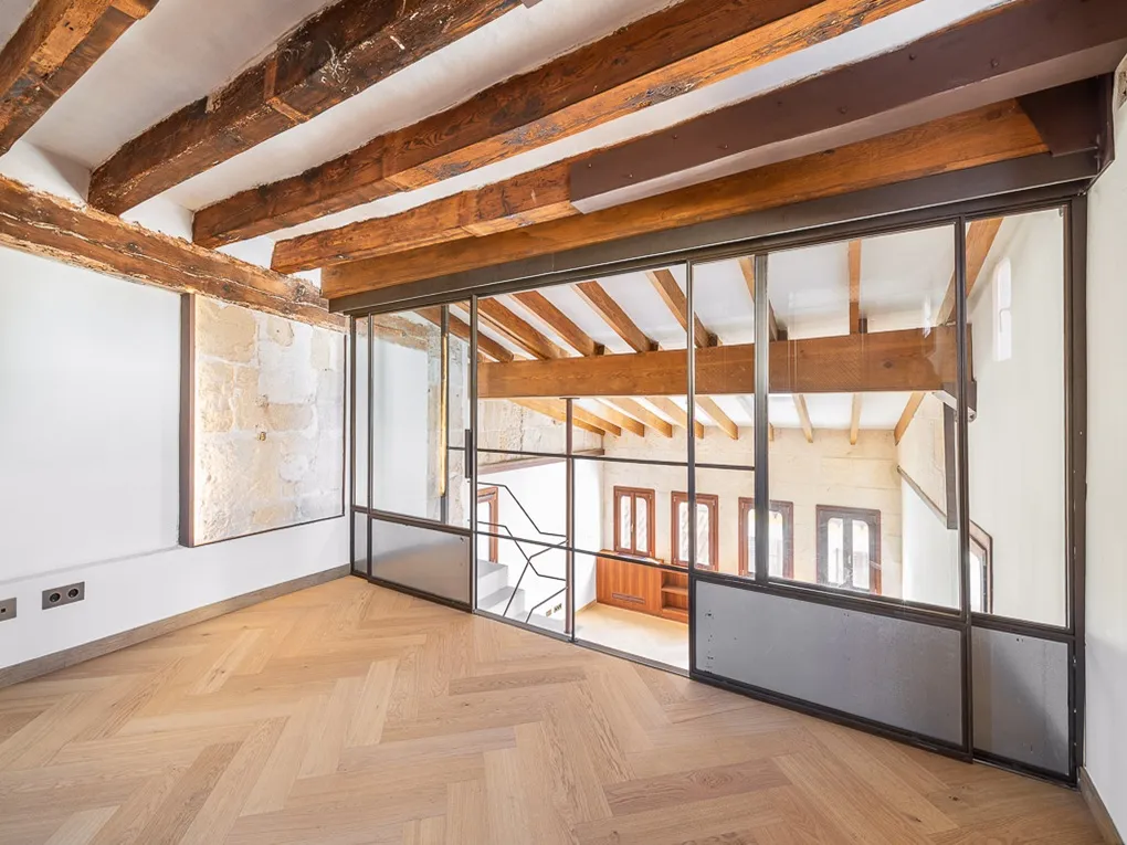 Historic flair, modern design: renovated duplex penthouse with terrace-14