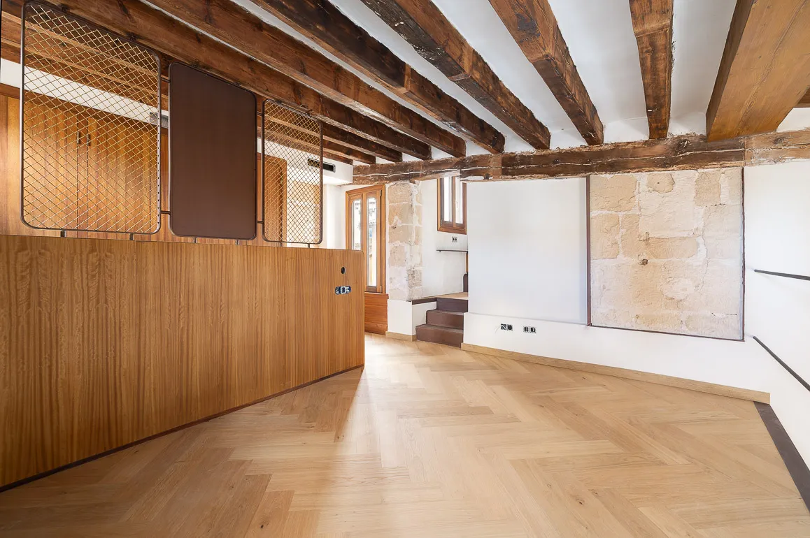 Historisk flair, moderne design: renoveret duplex-penthouse med terrasse-4