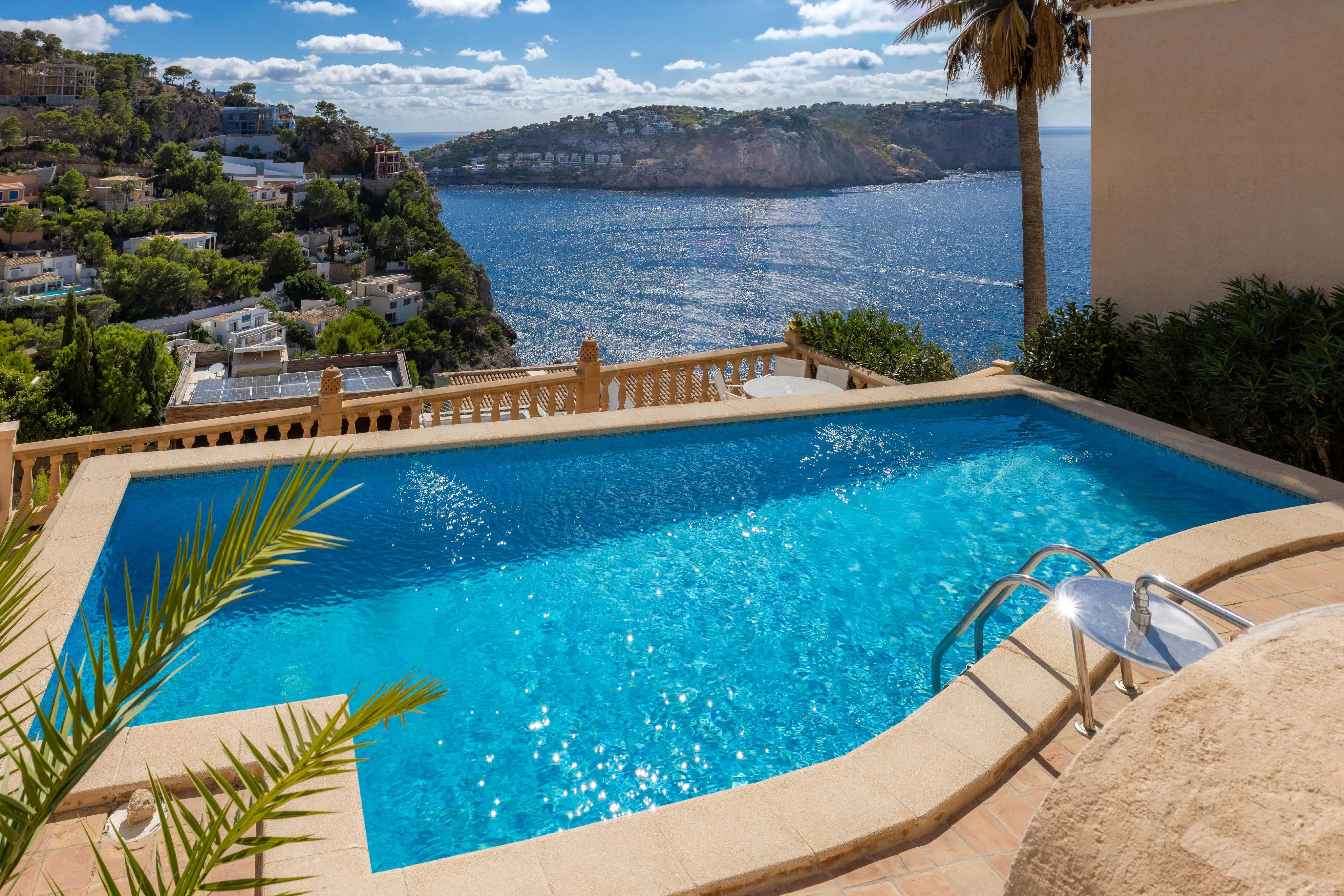 Exclusive flat with sea views and high-quality fittings-6