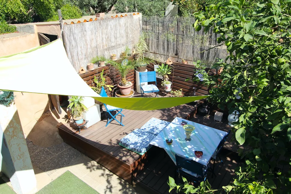 Casa de pueblo para renovar con gran patio-9