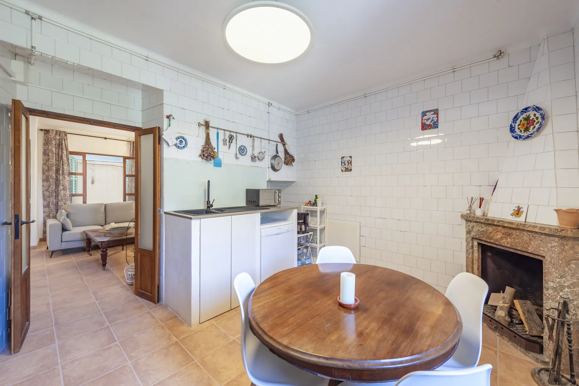 Charmante maison de ville avec une terrasse sur le toit à couper le souffle et des vues sur la montagne à Estellencs-11