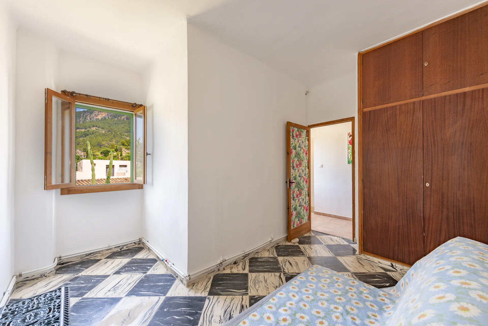 Charmante maison de ville avec une terrasse sur le toit à couper le souffle et des vues sur la montagne à Estellencs-15